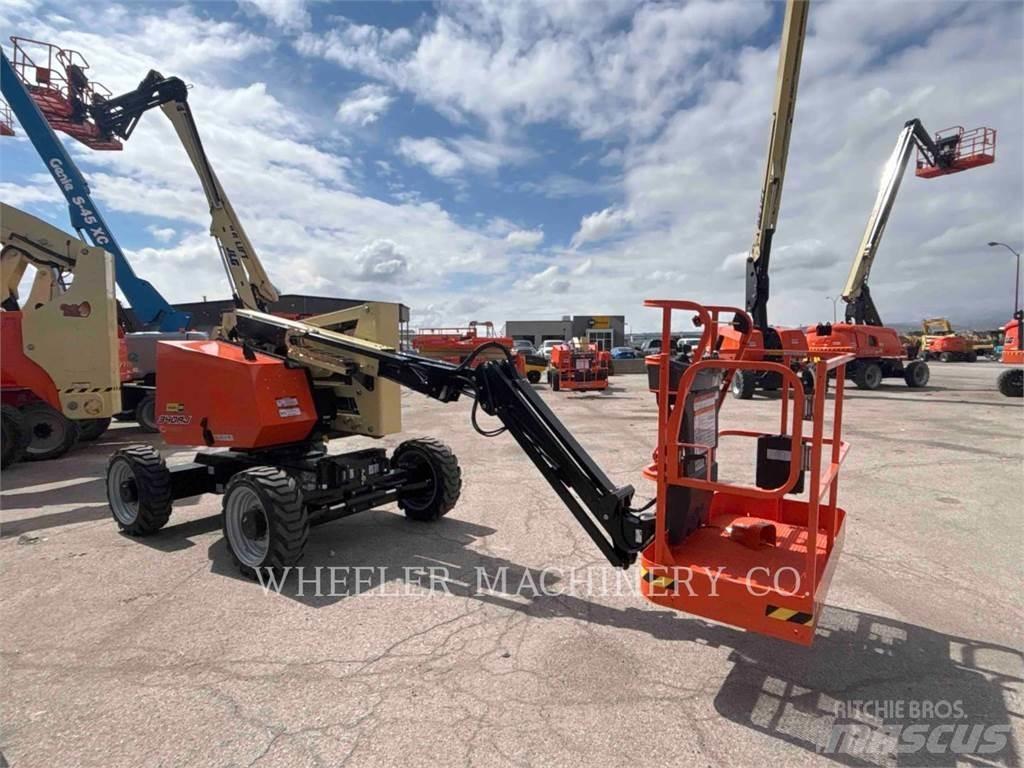 JLG 340AJ Plataforma de trabajo articulada