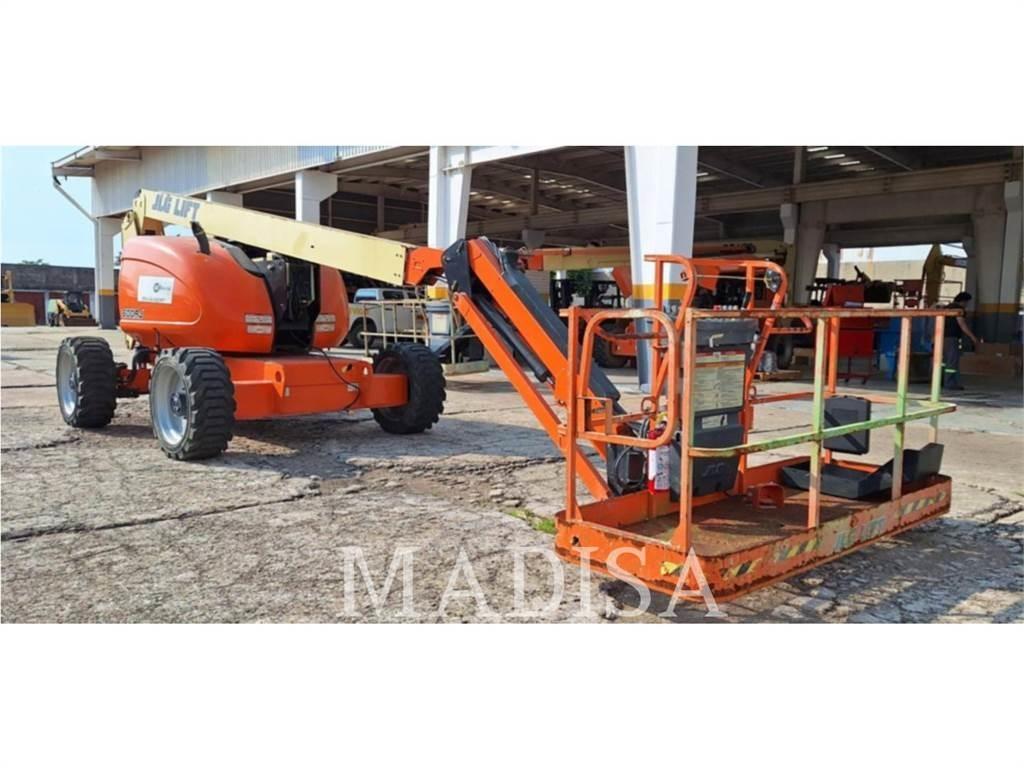 JLG 600AJ Plataforma de trabajo articulada