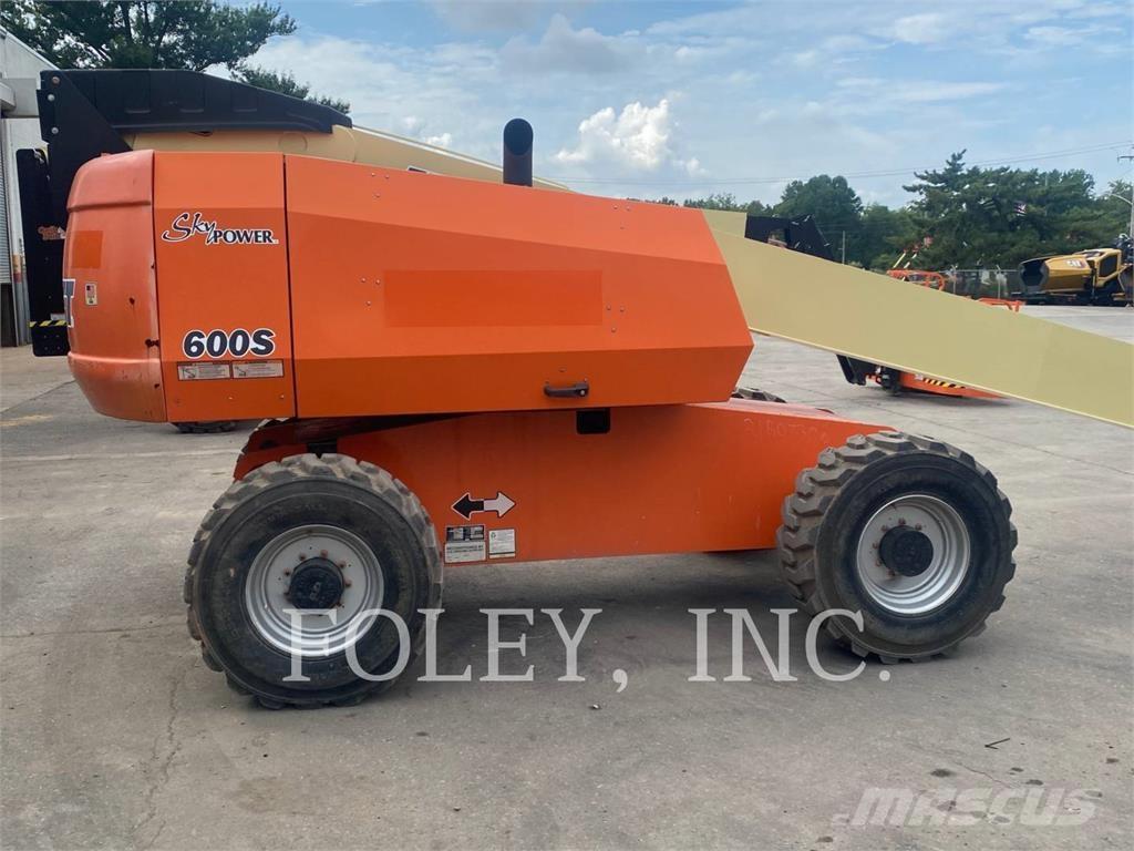 JLG 600S Plataforma de trabajo articulada