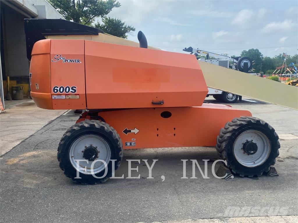 JLG 600S Plataforma de trabajo articulada