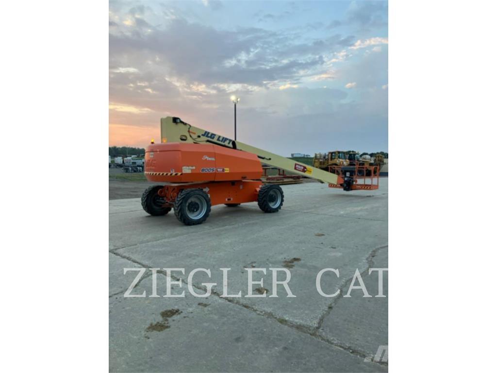 JLG 800S Plataforma de trabajo articulada