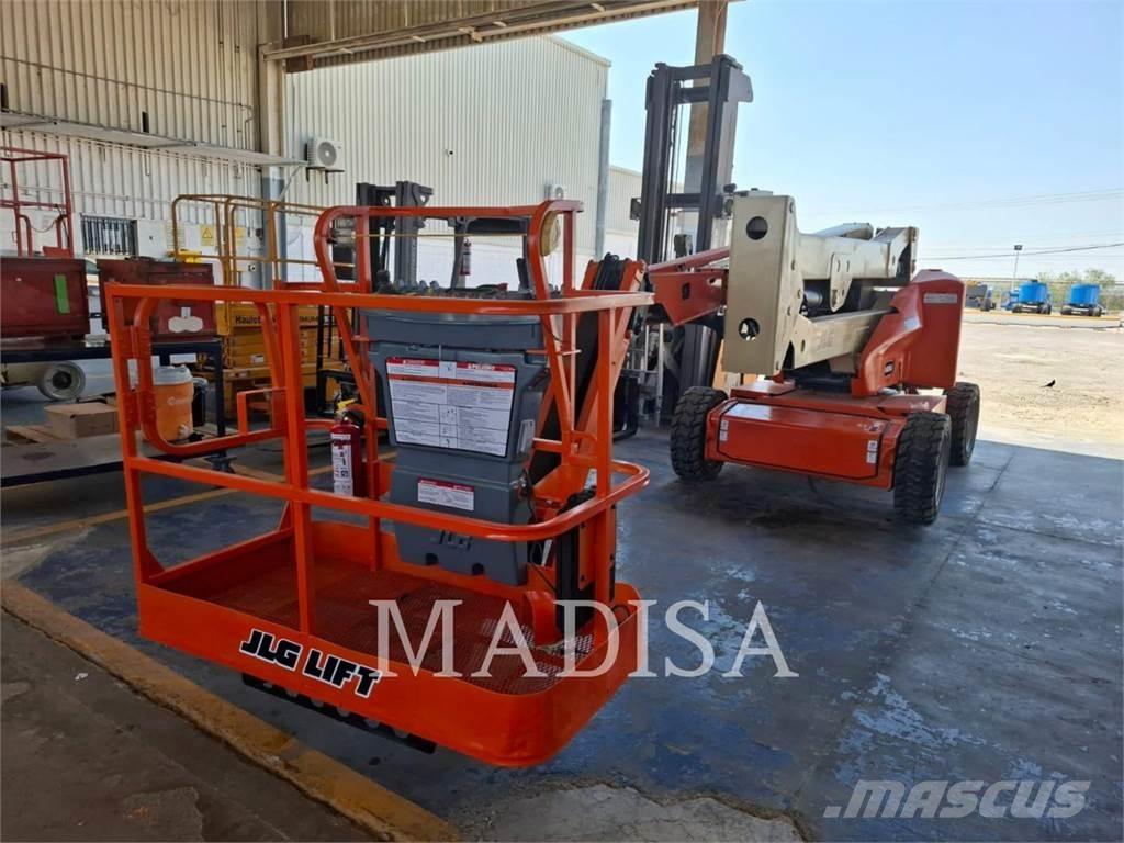 JLG E450AJ Plataforma de trabajo articulada