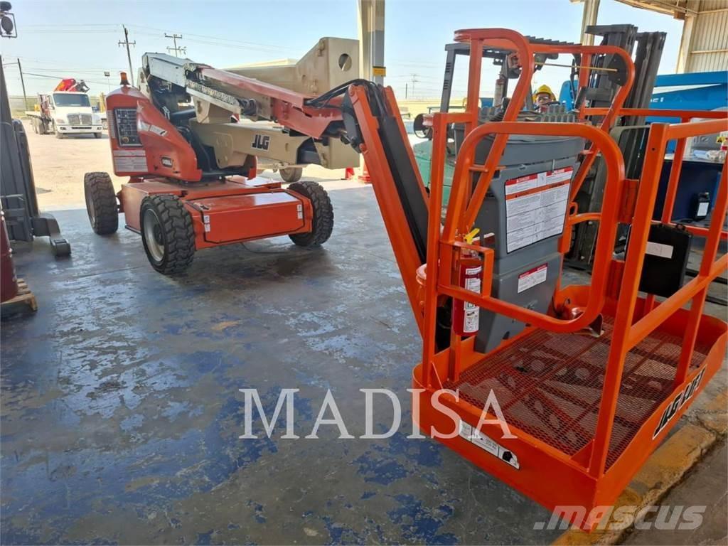 JLG E450AJ Plataforma de trabajo articulada