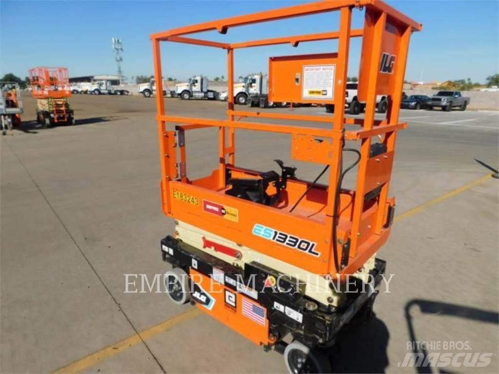 JLG ES1330L Plataforma de trabajo articulada
