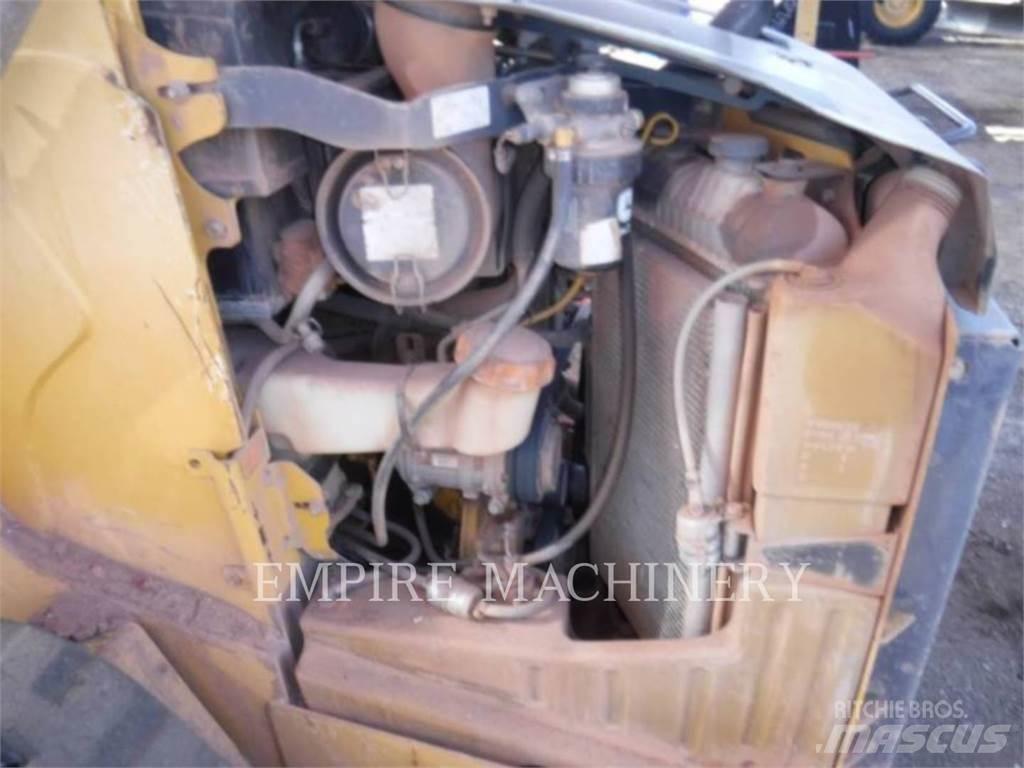 John Deere 323D Minicargadoras