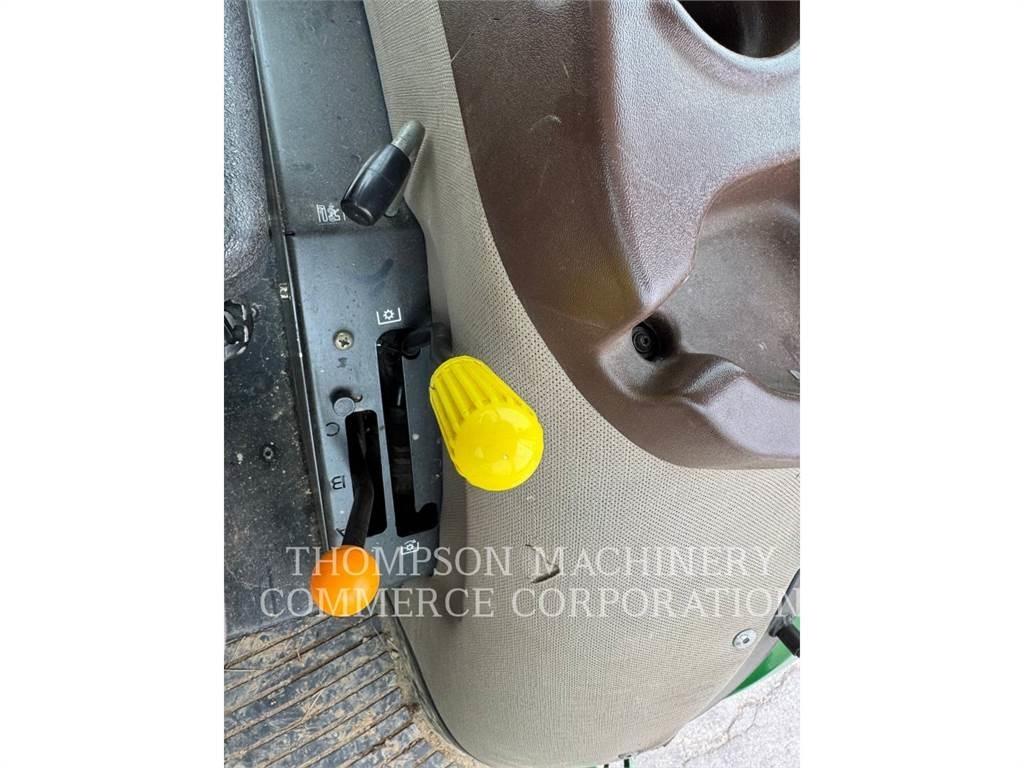 John Deere 6115D Tractores