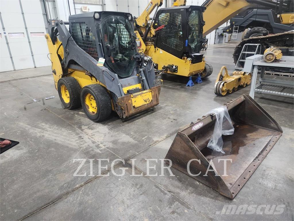 John Deere & CO. 318G Minicargadoras