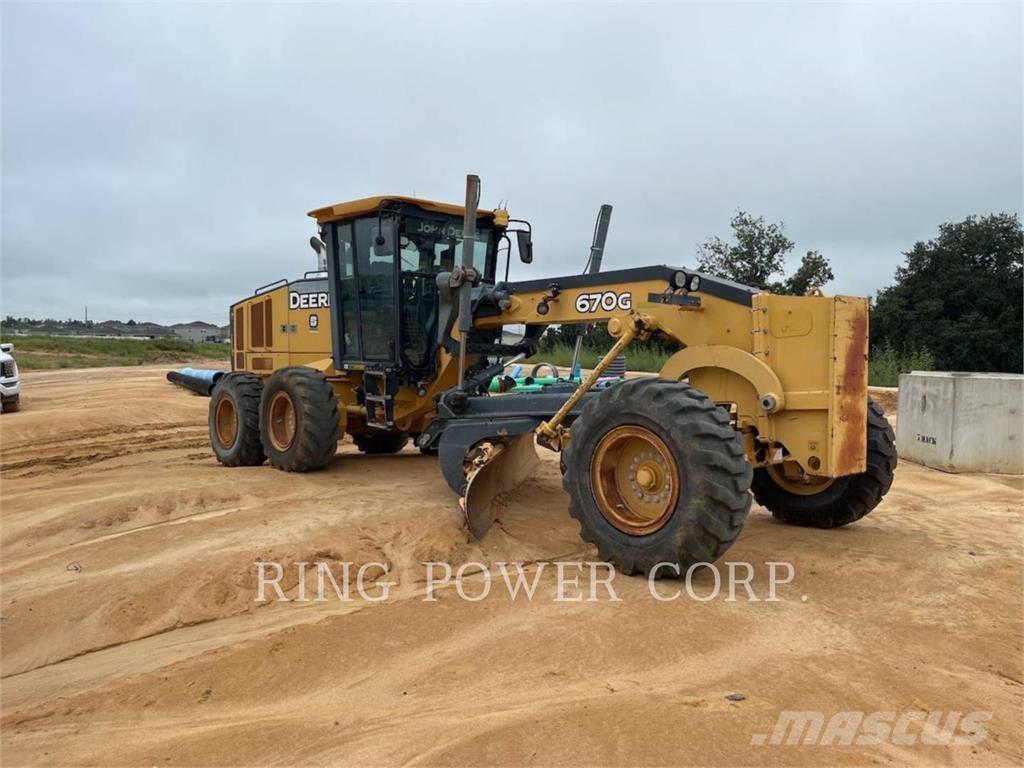 John Deere & CO. 670G Motoniveladoras