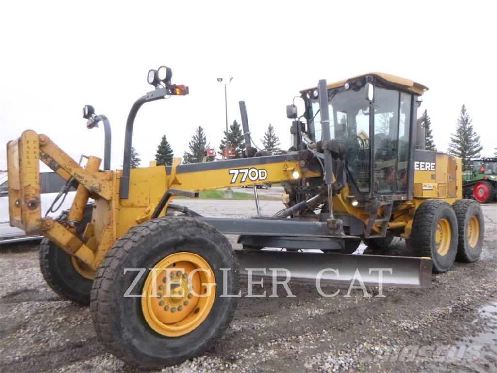 John Deere & CO. 770D Buldozer sobre oruga
