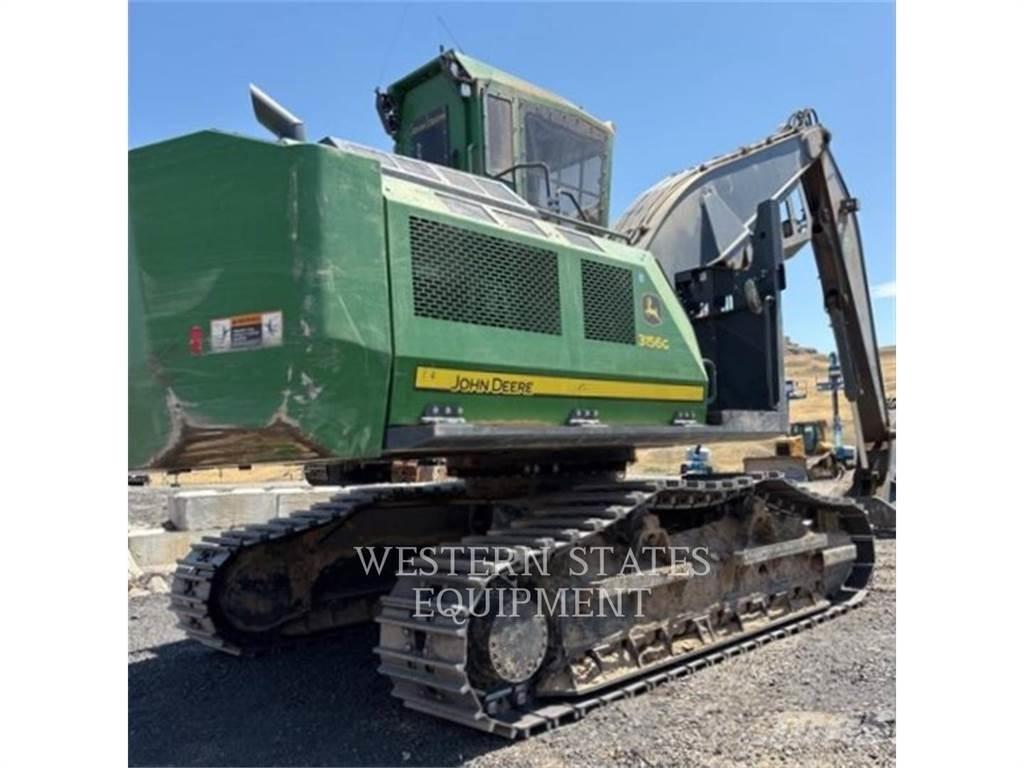 John Deere & CO. JD 3156G Tractor forestal