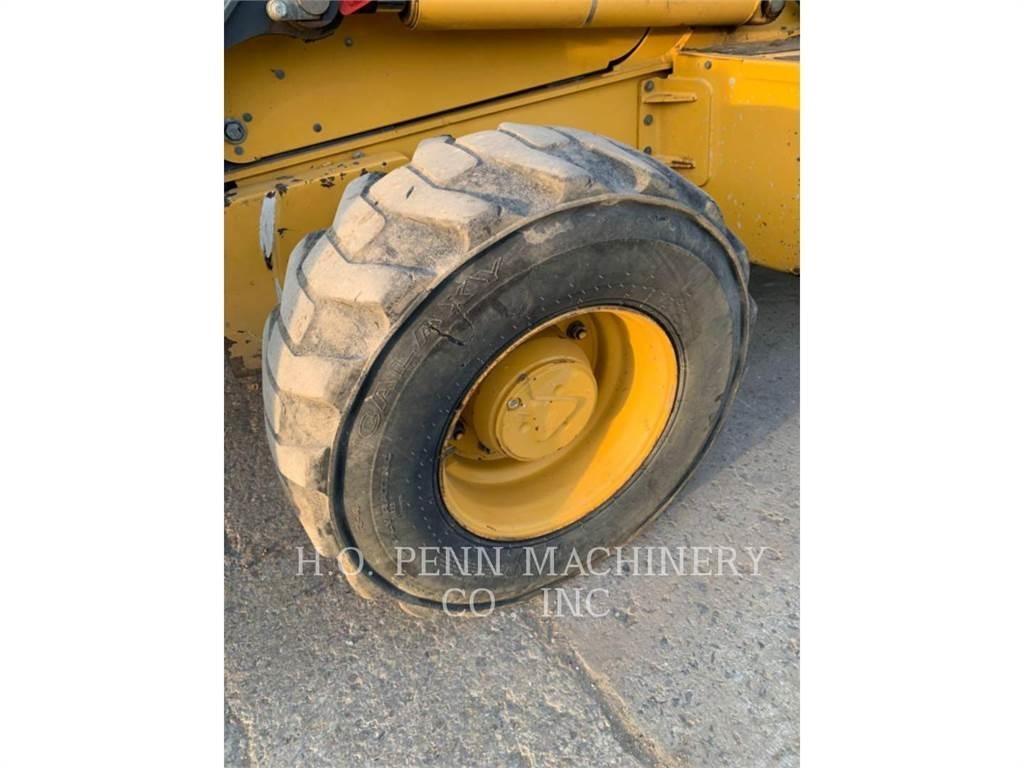 John Deere JD710D Retrocargadoras