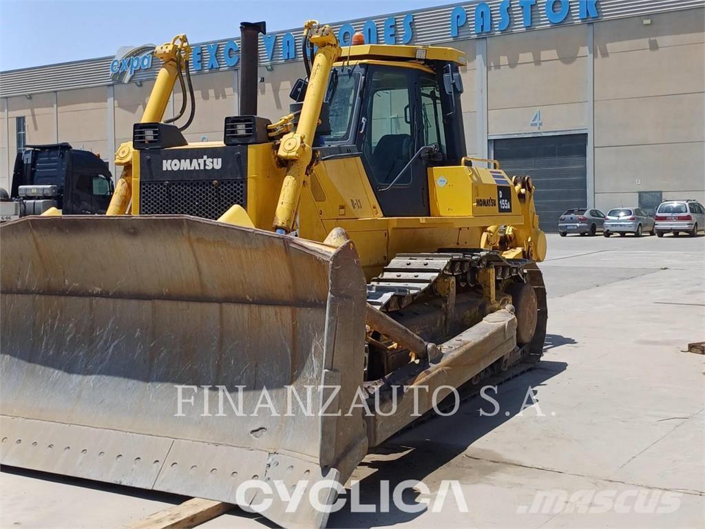 Komatsu D155 Buldozer sobre oruga