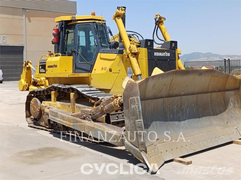 Komatsu D155 Buldozer sobre oruga