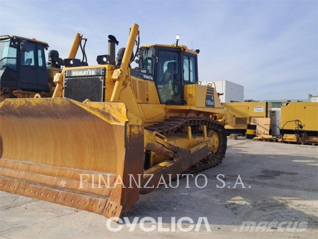 Komatsu D155 Buldozer sobre oruga