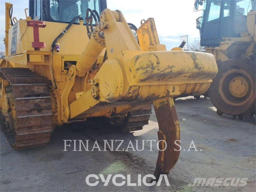 Komatsu D155 Buldozer sobre oruga