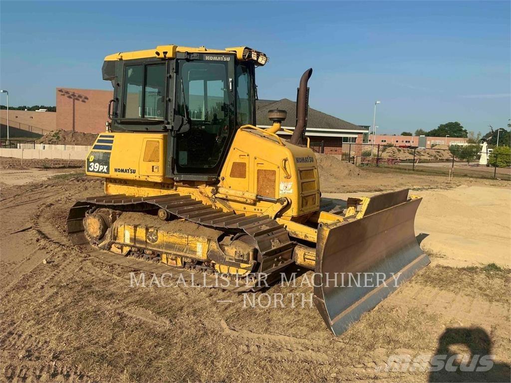 Komatsu D39PX-23 Buldozer sobre oruga