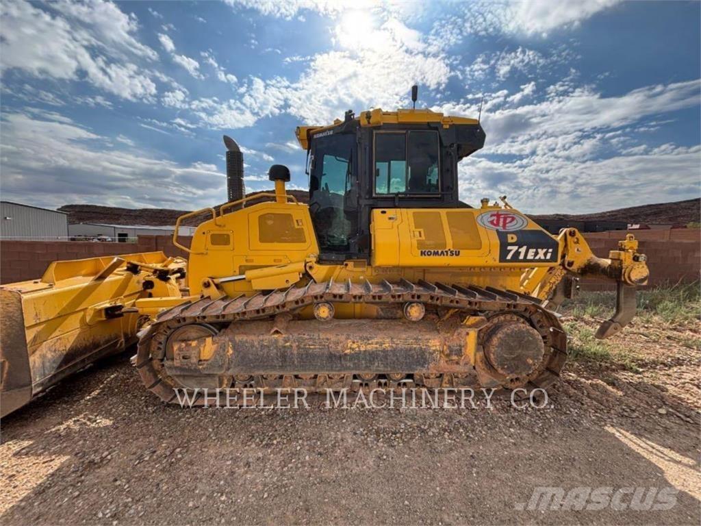 Komatsu D71EXI-24 Buldozer sobre oruga