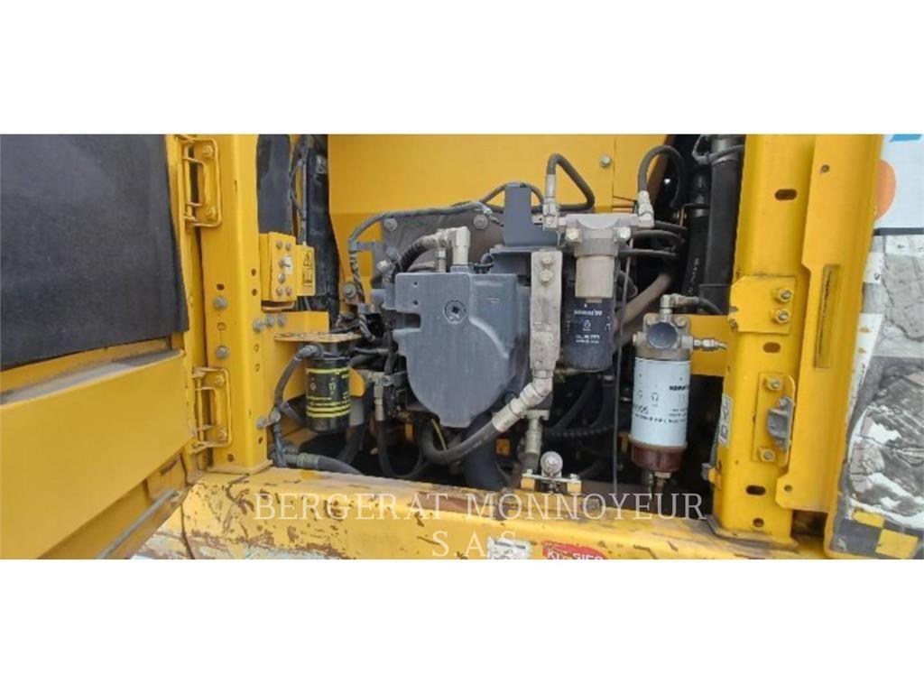 Komatsu HB215LC2 Excavadoras de cadenas