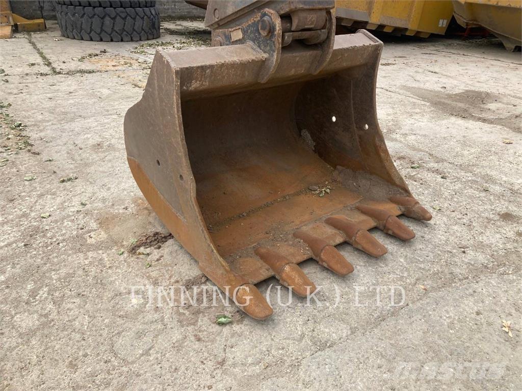 Komatsu PC210-11E0 Excavadoras de cadenas