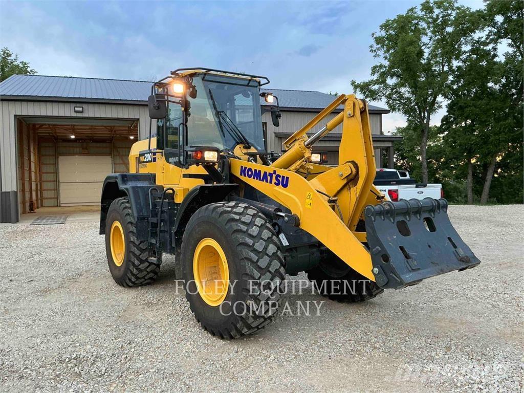 Komatsu WA200-8 Cargadoras sobre ruedas