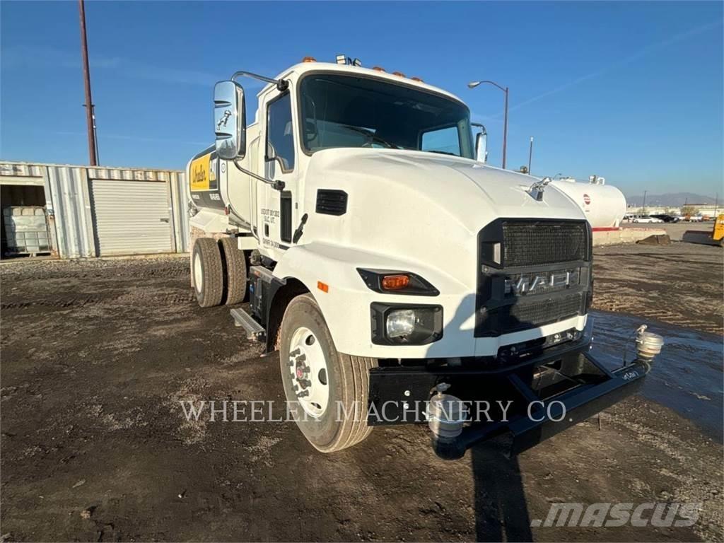 Mack WT2000 A Camiones cisterna