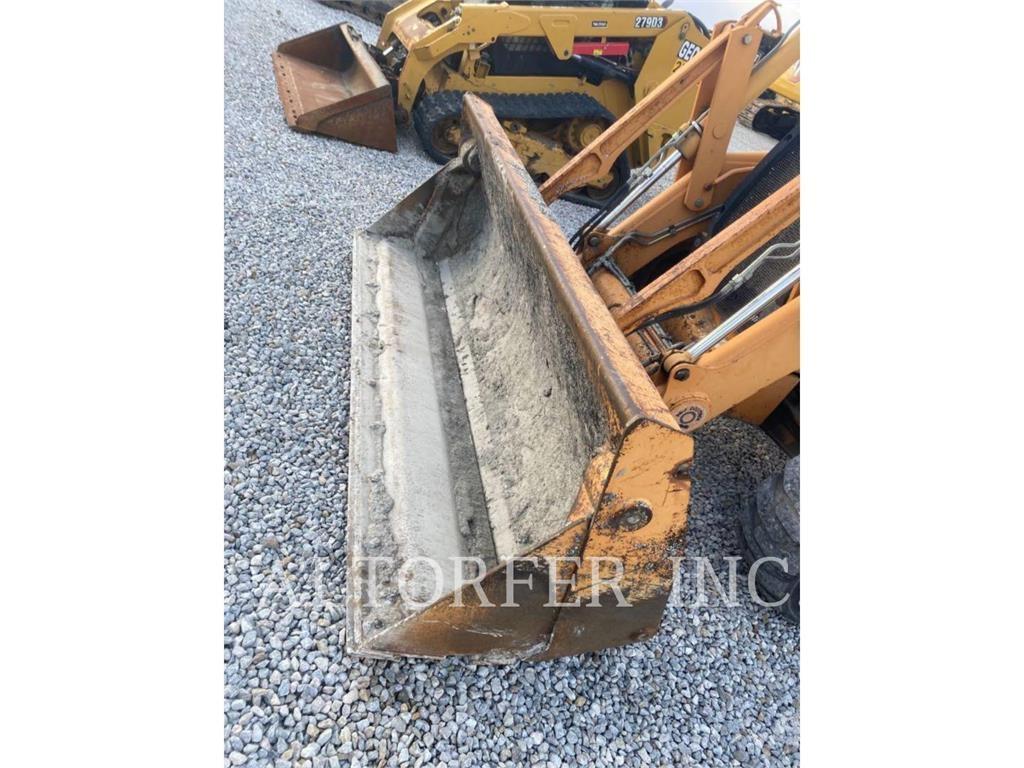 New Holland 590SM Retrocargadoras