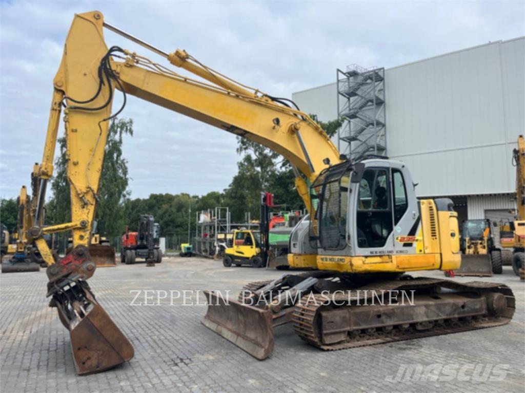 New Holland E235 Excavadoras de cadenas