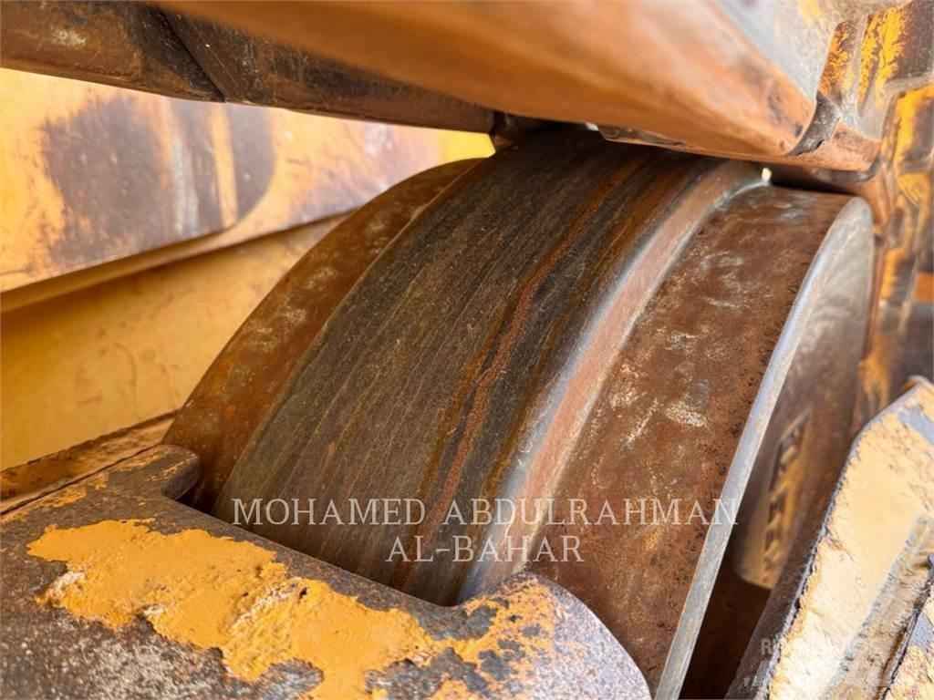 SEM MACHINERY SEM832 Buldozer sobre oruga
