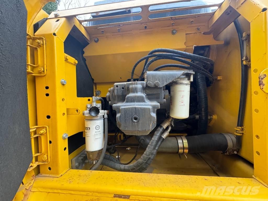 Komatsu PC 210 LCD-8 Excavadoras de cadenas