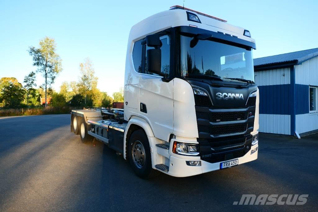 Scania R590B6x2nb Camiones polibrazo