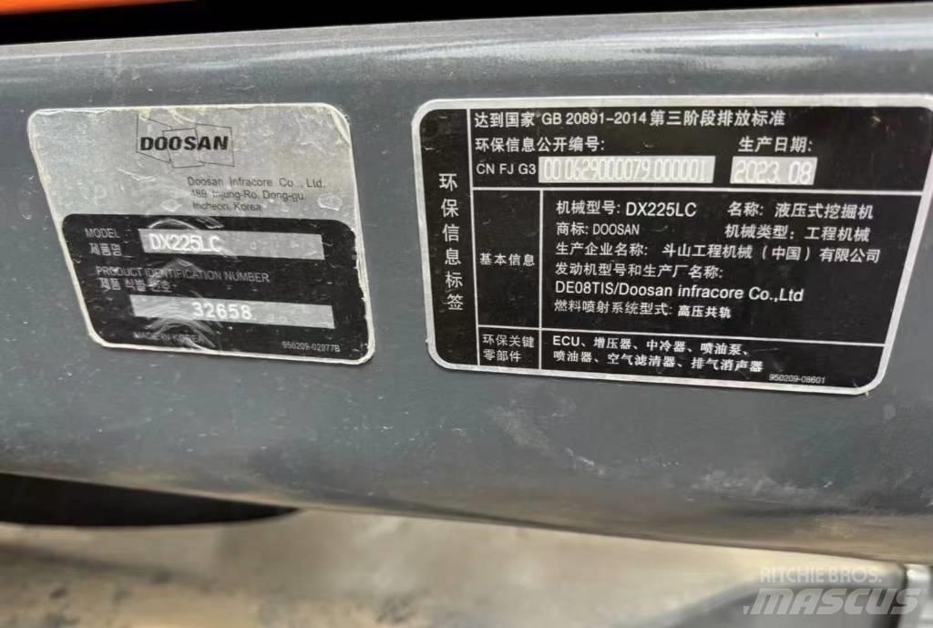 Doosan DX 225 Excavadoras de cadenas