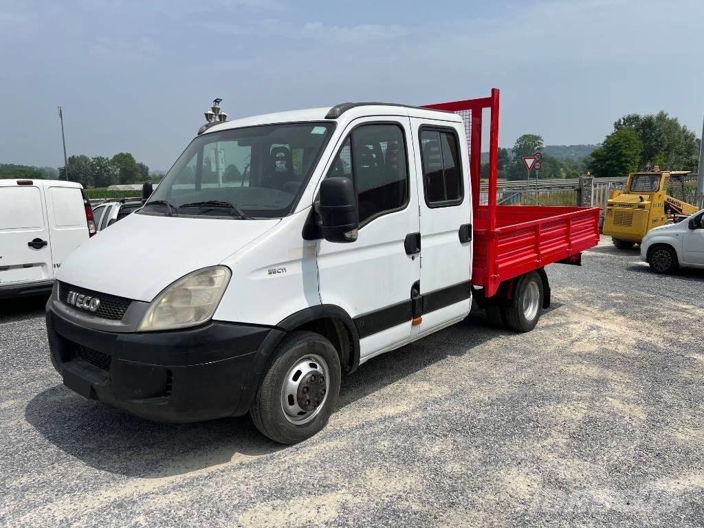Iveco Daily 35-110 Camiones caja cerrada
