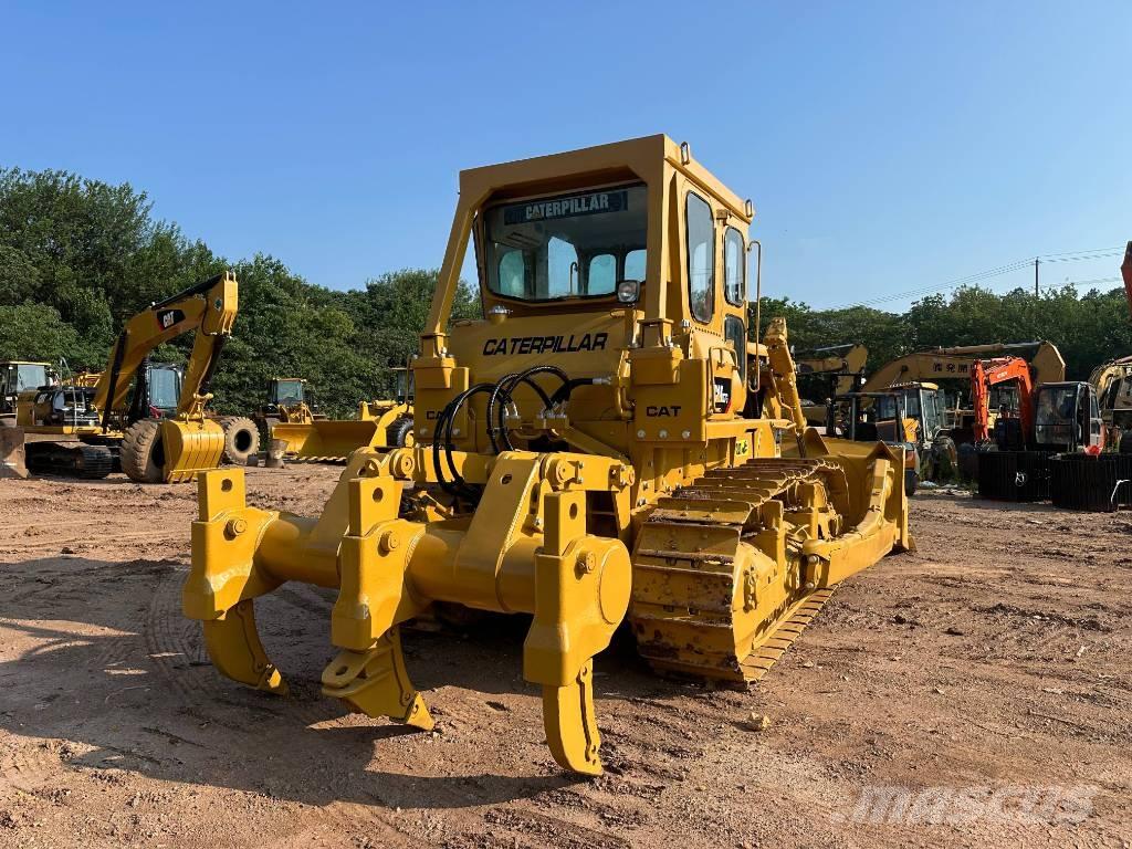 CAT D7G Buldozer sobre oruga