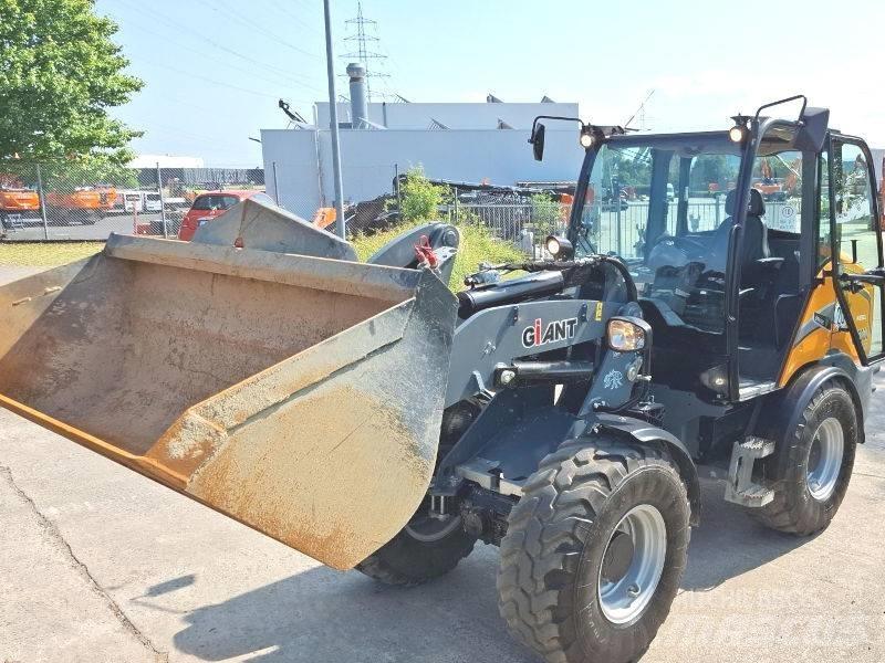 Giant G 5000 X-Tra Minicargadoras