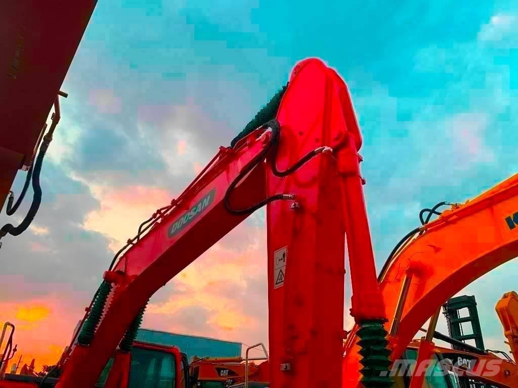 Doosan DX 225 LC Excavadoras de cadenas