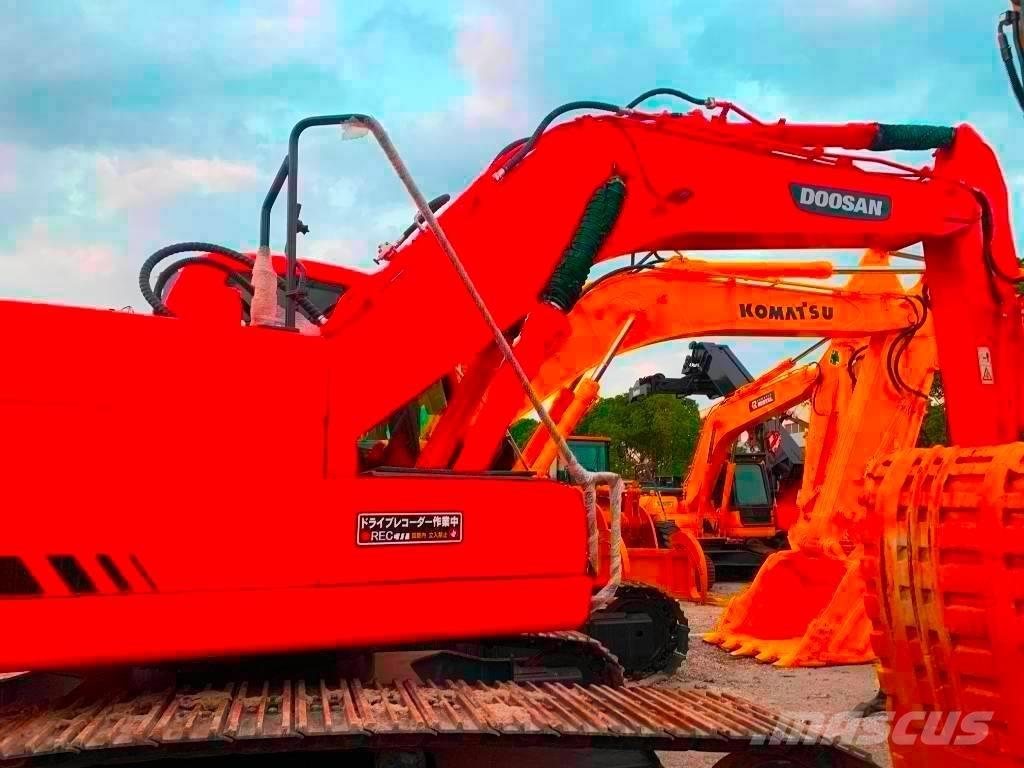 Doosan DX 225 LC Excavadoras de cadenas