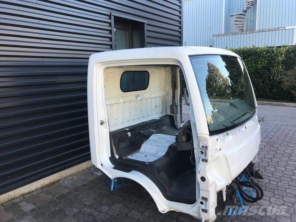 Renault Maxity Cabinas e interior