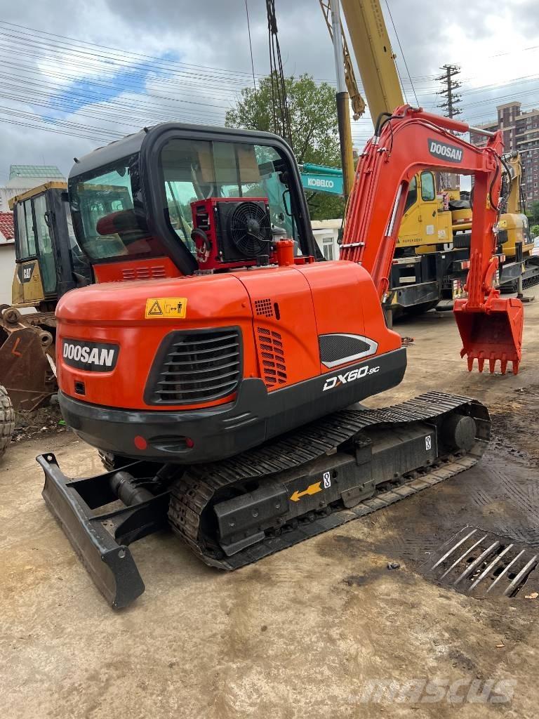 Doosan DX60 Excavadoras de cadenas