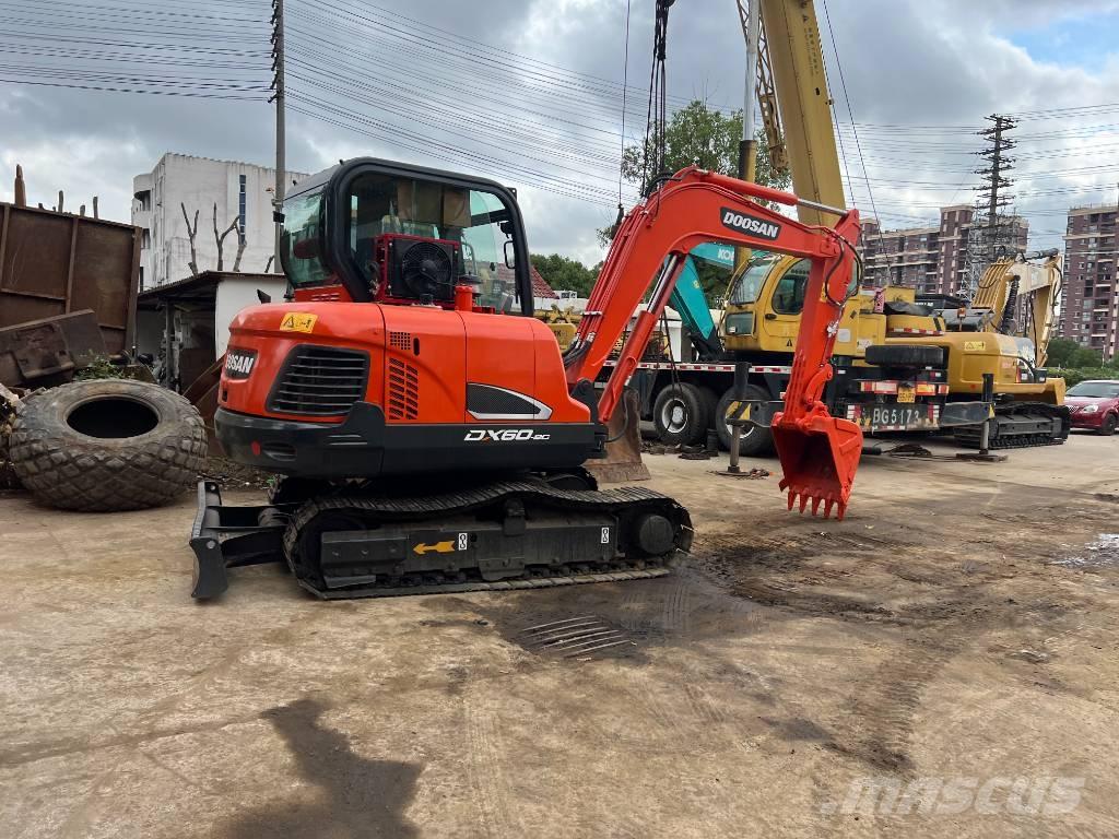 Doosan DX60 Excavadoras de cadenas