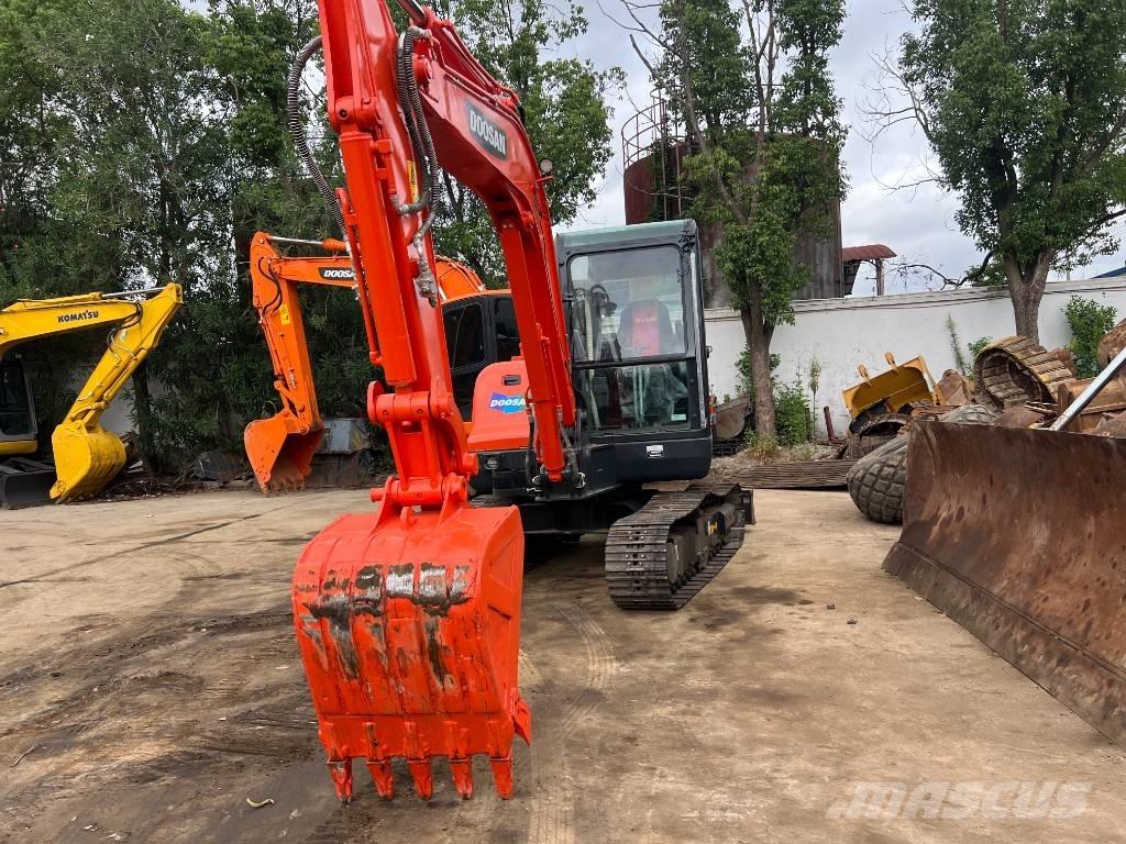 Doosan DX60 Excavadoras de cadenas