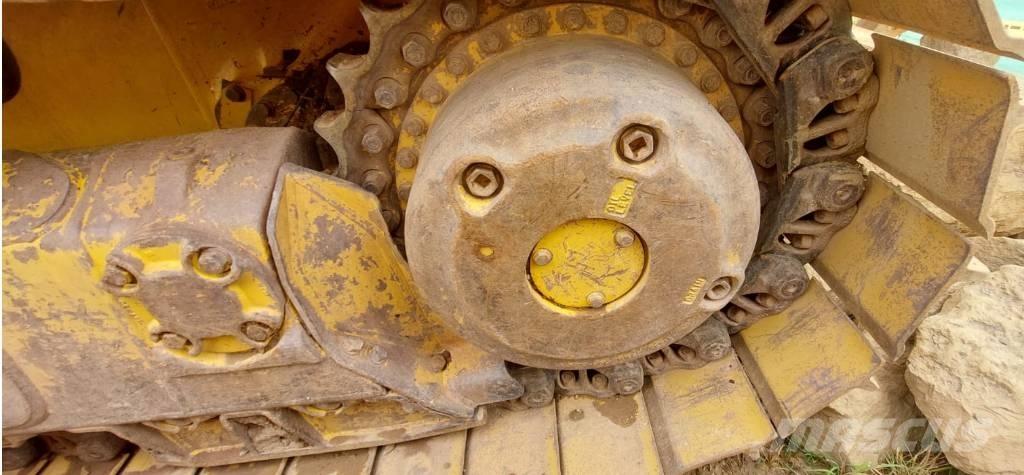 Komatsu D 65 EX-16 Buldozer sobre oruga