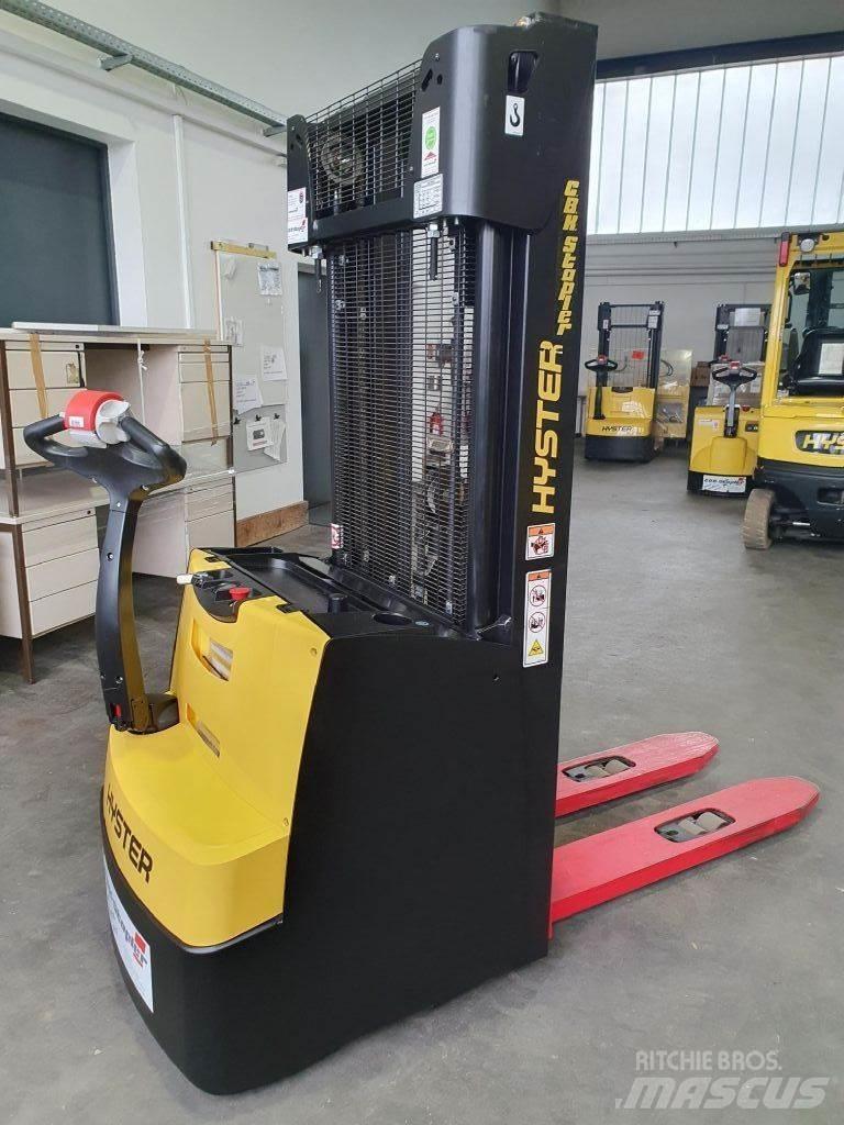 Hyster S 1.4 Apiladores eléctricos
