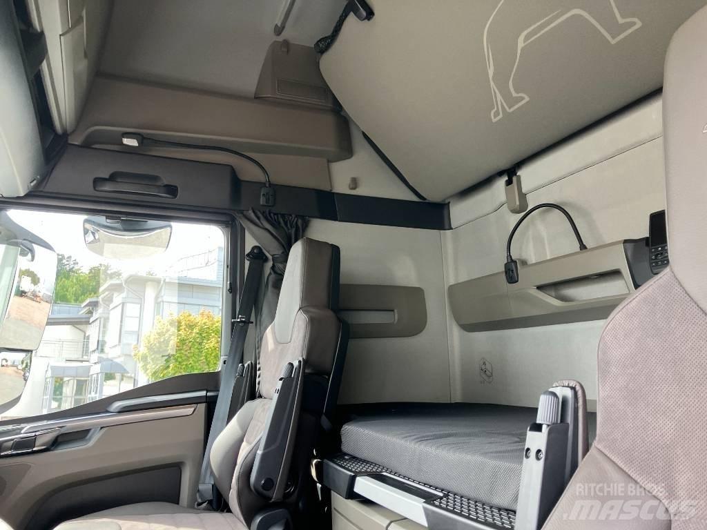 MAN TGX 26.510 Camiones caja cerrada