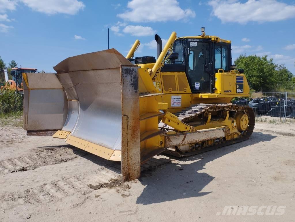 Komatsu D 65 EX-18 Buldozer sobre oruga