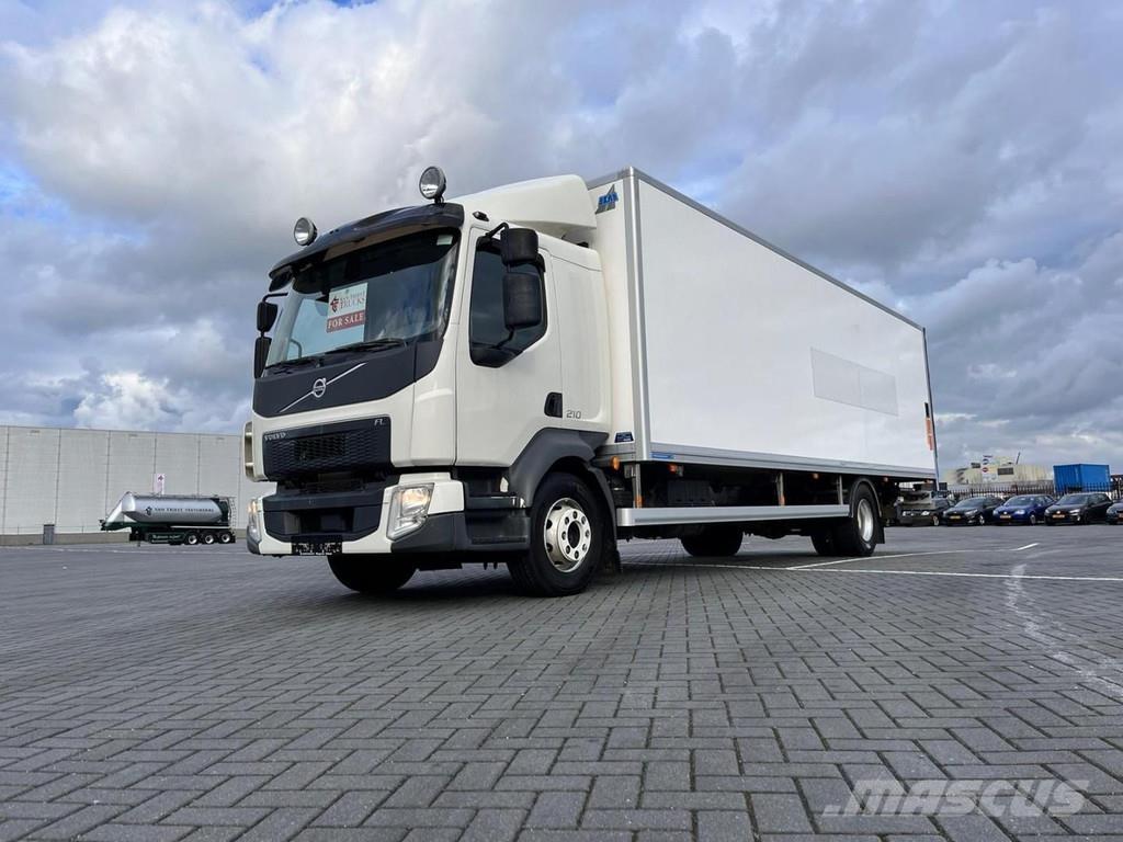Volvo FL210 Camiones caja cerrada