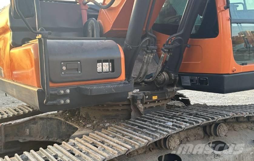 Doosan DX220 Excavadoras de cadenas