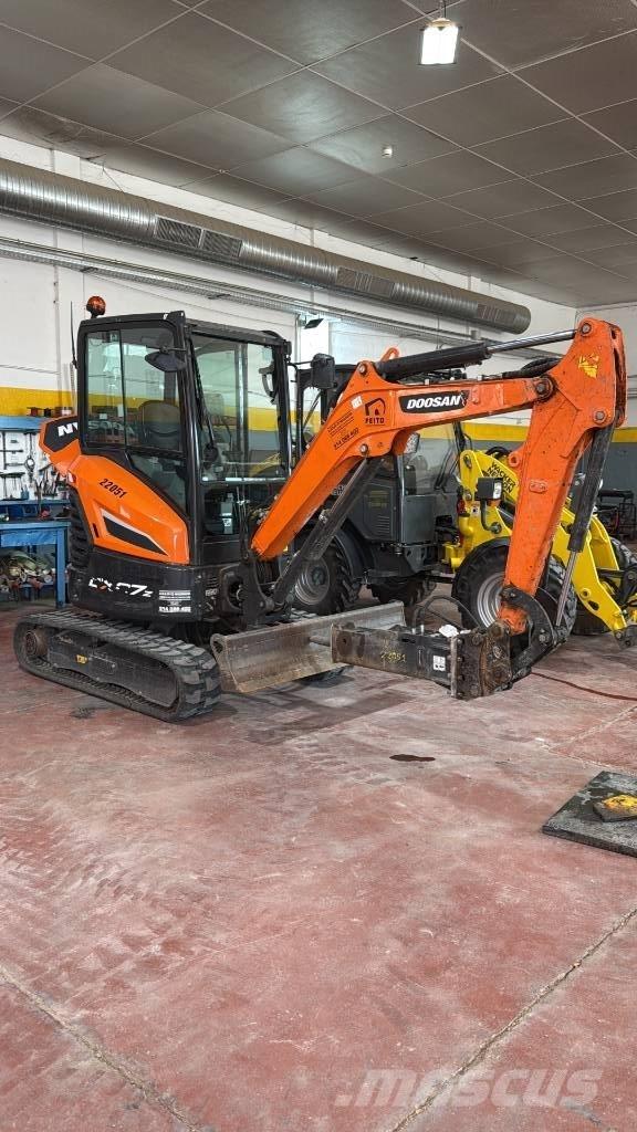 Doosan DX 27 Z Mini excavadoras < 7t