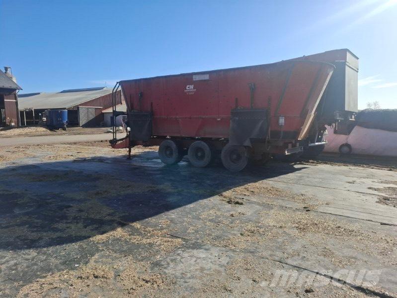 JF FEEDER VM 38 Alimentador de animales