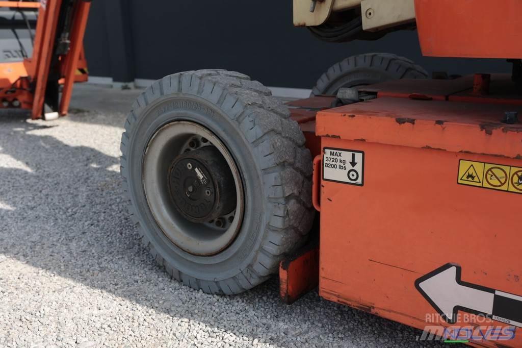 JLG E300AJP Plataforma de trabajo articulada