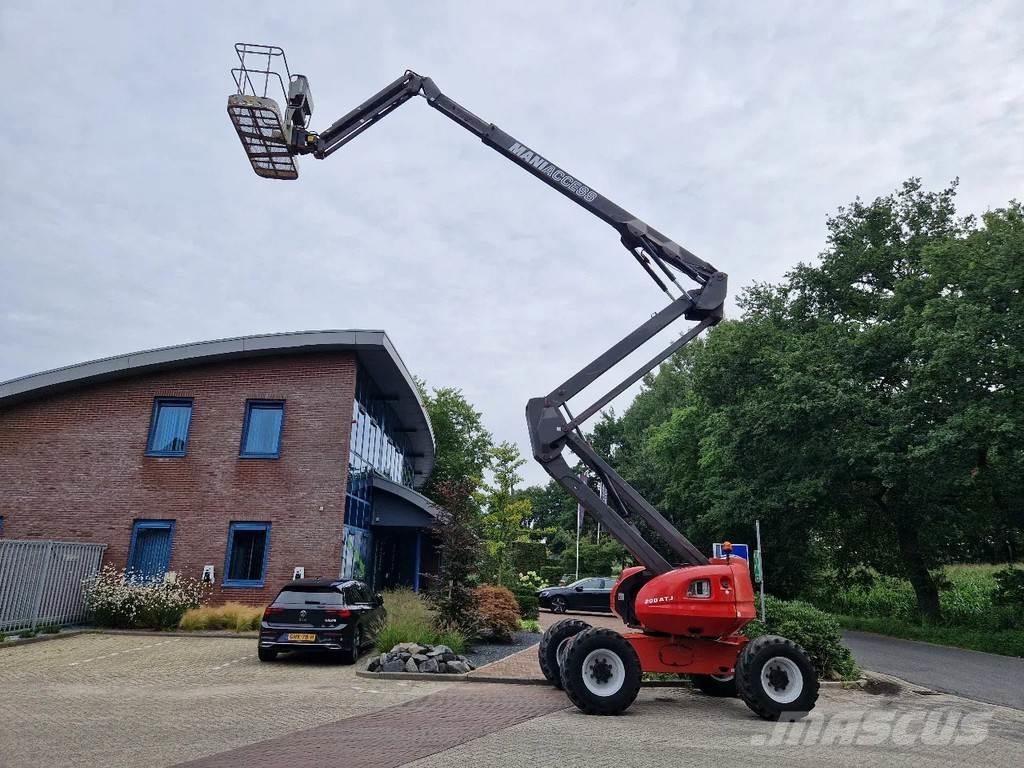 Manitou 200 ATJ Plataforma de trabajo articulada
